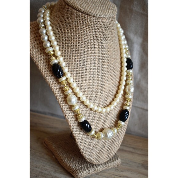 (2) Pre-Loved Vintage Faux Pearl Necklaces - Picture 1 of 4